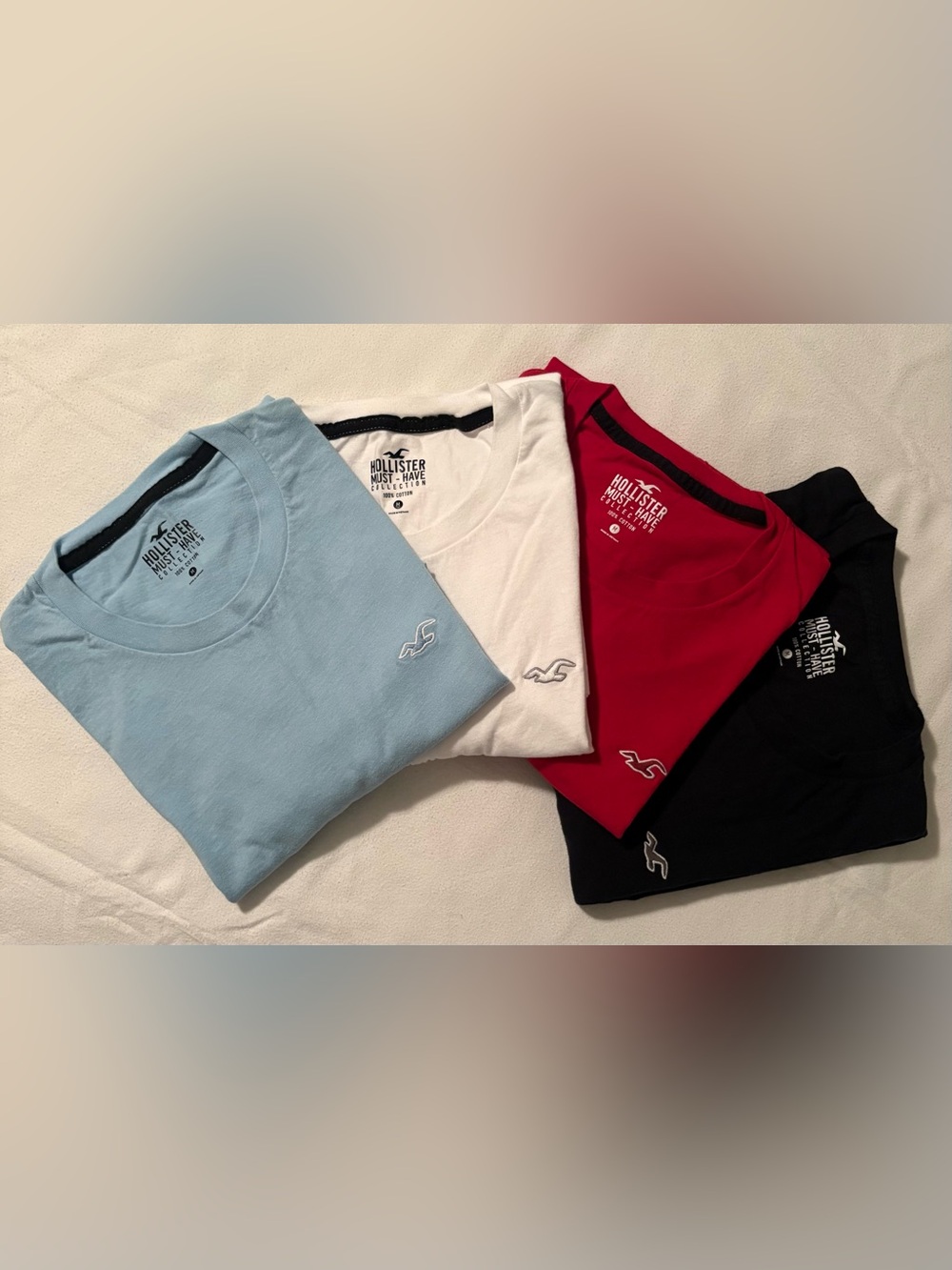 Hollister Men's Short Sleeve Crew Tees in Light Blue, White, Red, Black. NWOT